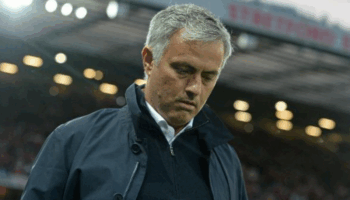 chelseanin eski ceosu peter kenyon jose mourinho kovulunca iki oyuncu gozyaslarina boguldu pRY8XACk