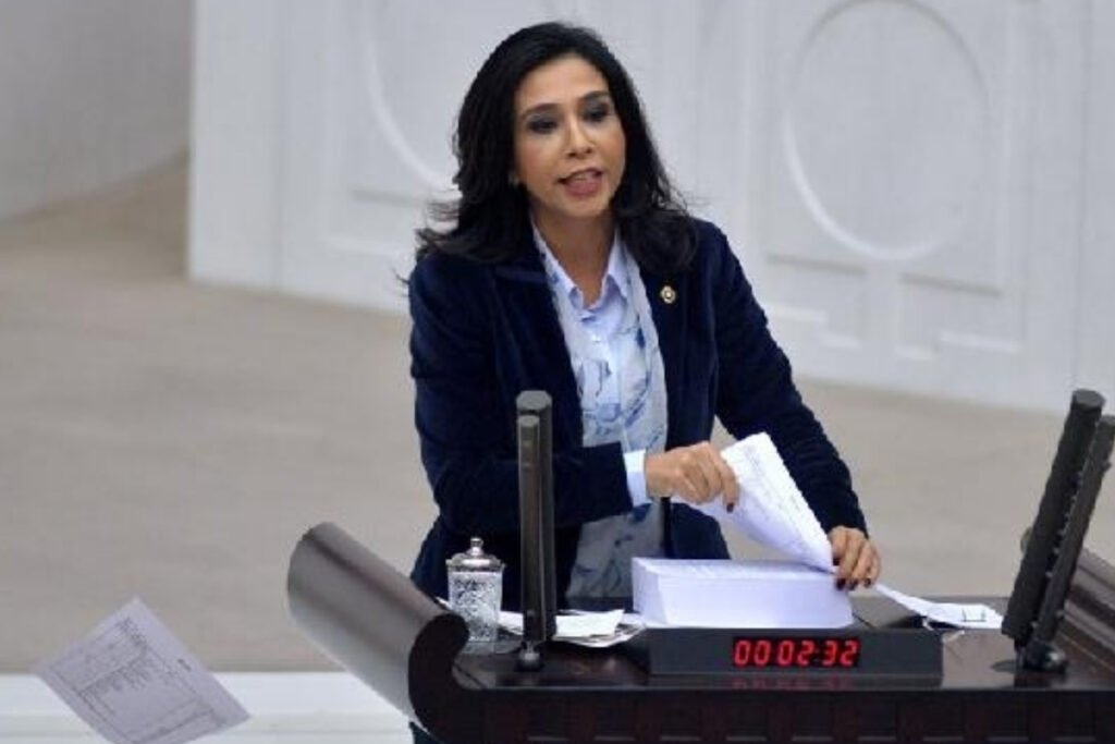 eski chp milletvekili yuksek mimar gulay yedekci 10 yil once bosandigi esinden tehdit aldigi nP8dhsGE