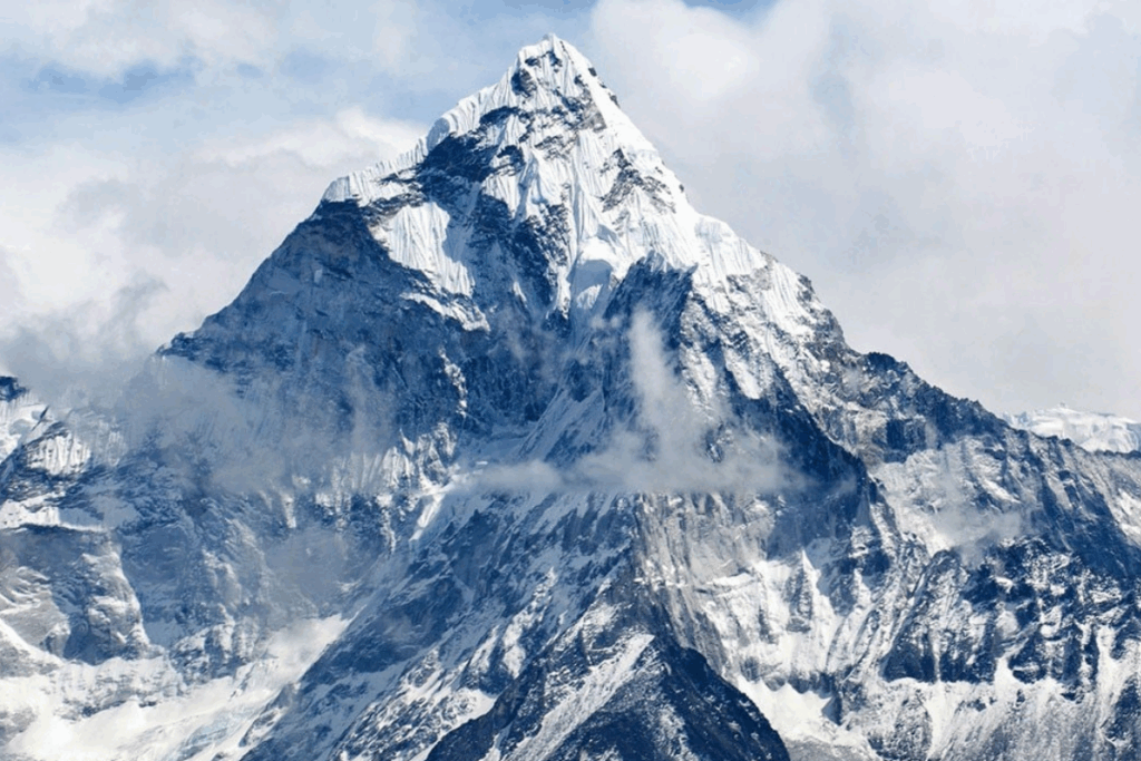 everest daginda kar firtinasi nedeniyle binlerce kisi mahsur kaldi kurtarma calismalari suruyor a1HE1pgI