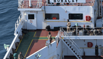 fransiz askerlerinden boracay tankerine golge filo baskini VDZpg8am