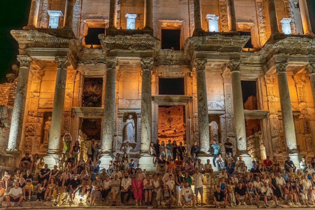 gece muzeciligi sezonunda 550 bini askin ziyaretci agirlandi talep uzerine sure 2 kasima uzatildi fmTlkazV