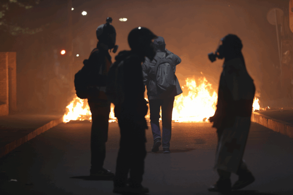 gurcistandaki protestoda cikan arbedede 21 polis ve 6 gosterici yaralandi 5SCIKVhJ