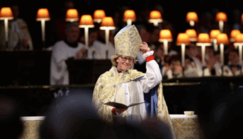 ingiltere kilisesinin basina bin 400 yillik tarihinde ilk kez bir kadin atandi waAajxFM