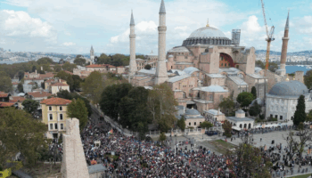 israilin gazzede devam eden soykirima dikkat cekmek amaciyla bircok ilde gazze kararlilik yuruyusunde on rWhlJ5Ii