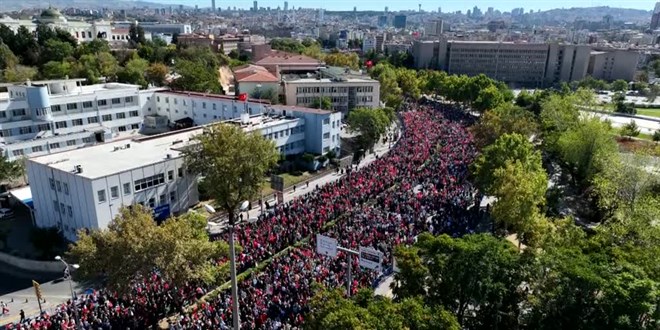 israilin gazzede devam eden soykirima dikkat cekmek amaciyla bircok ilde gazze kararlilik yuruyusunde on usKMaaIX