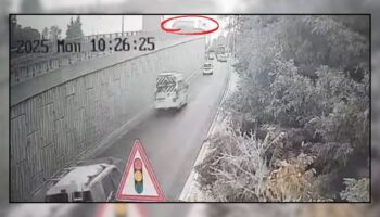 izmirde tirin viyadukte asili kaldigi anlarin goruntuleri ortaya cikti 9EqIHwES