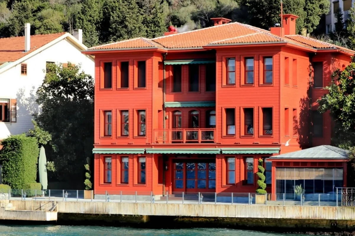 kirmizi yali beyaz kosk bogazin yeni efendileri ercument cafer bayegan ve ali bekmezci 0 d63iCXVP