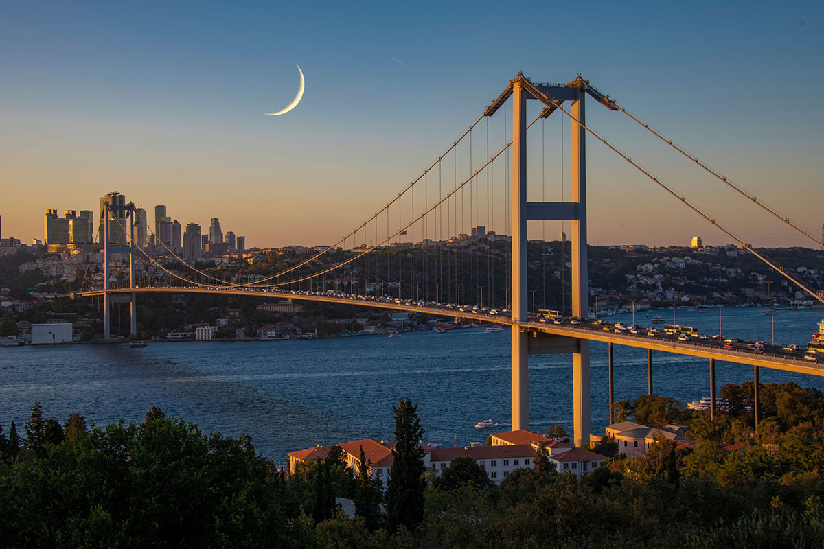 kirmizi yali beyaz kosk bogazin yeni efendileri ercument cafer bayegan ve ali bekmezci 4 g1AHM68g