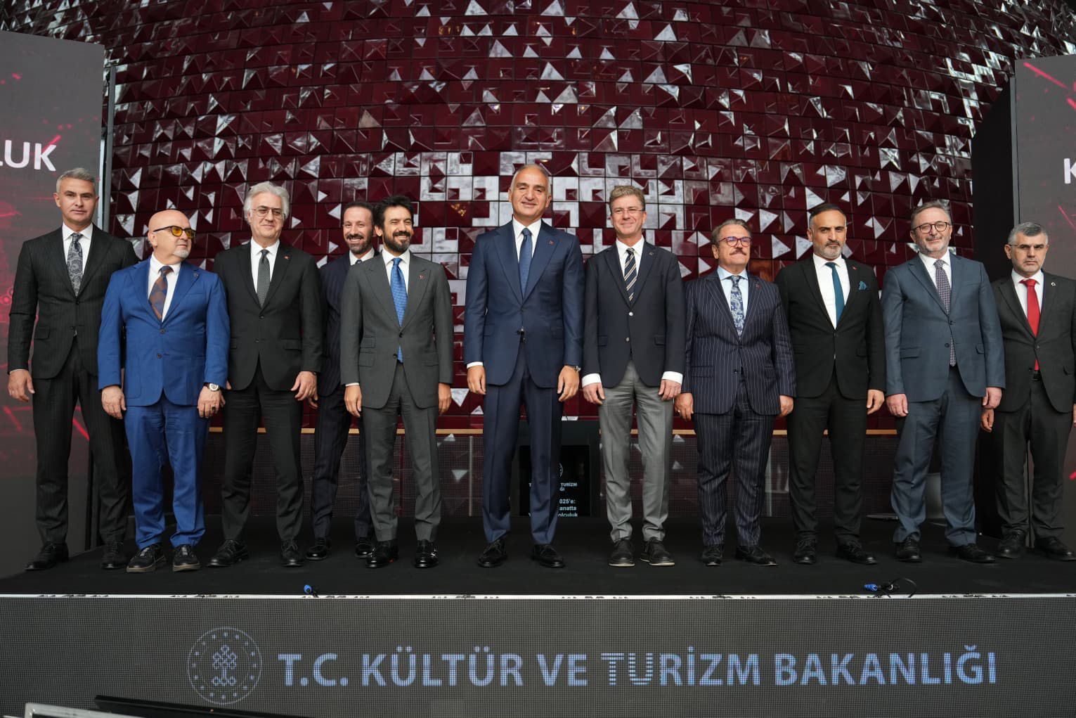kultur ve turizm bakani mehmet nuri ersoy 2025 2026 kultur sanat sezonunu tanitti carsambalari sinema 8ytMfLv2