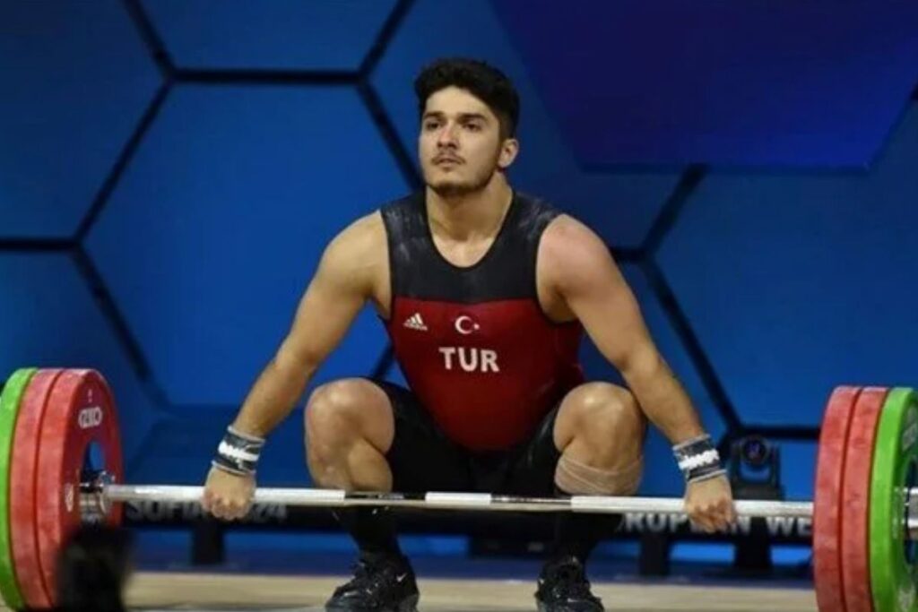 milli halterci muhammed furkan ozbek rekor kirarak dunya sampiyonu oldu G2kSkH5S