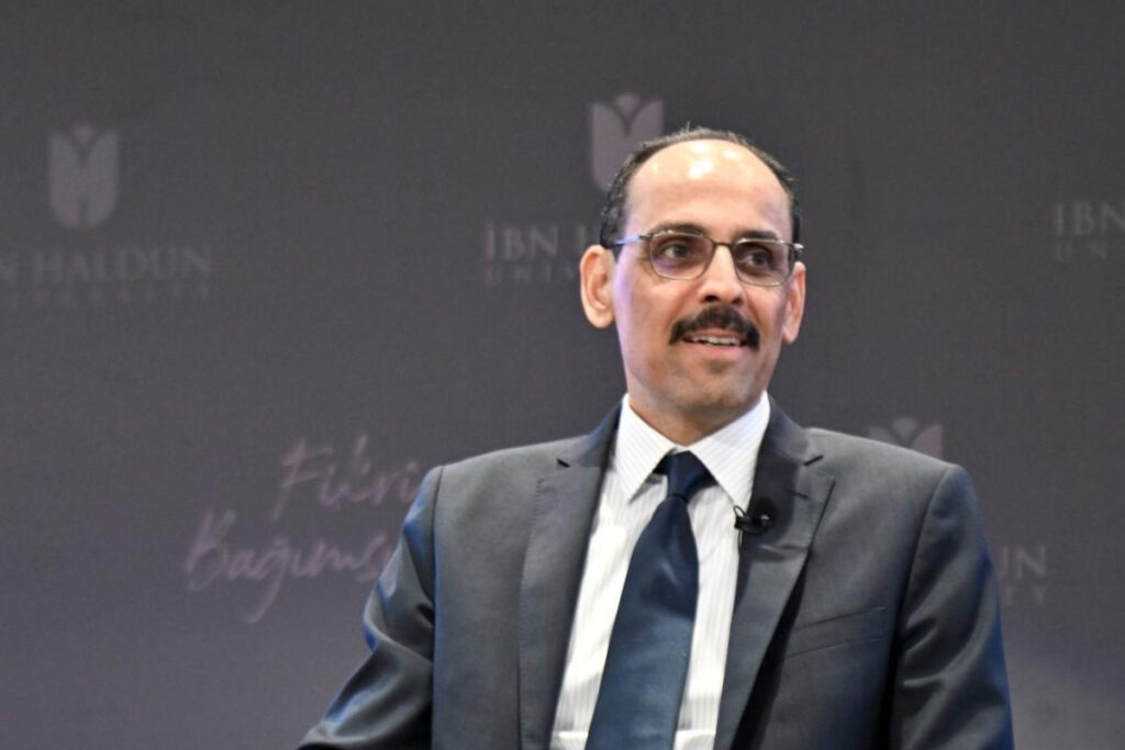 mit baskani kalindan yeni kitap heideggerin kulubesine yolculuk 57e6rv8S