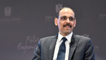 mit baskani kalindan yeni kitap heideggerin kulubesine yolculuk 57e6rv8S
