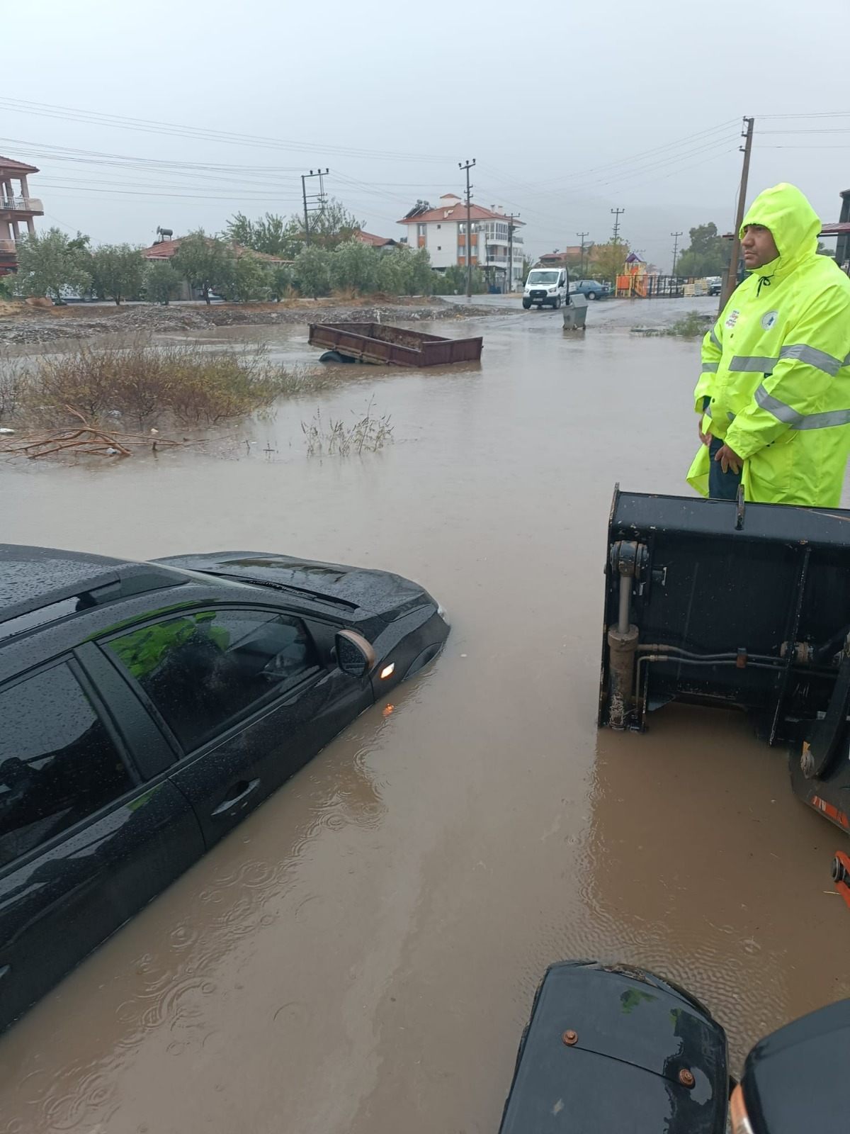 muglada sabah saatlerinde baslayan saganak yagis ve firtina hayati olumsuz etkiledi 1 iSYmOJ9s