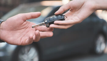 otomotiv sektoru eylulde satis rekoru kirdi ama tasit kredisi bakiyesi son bir yilda 285 5nkvS7iL