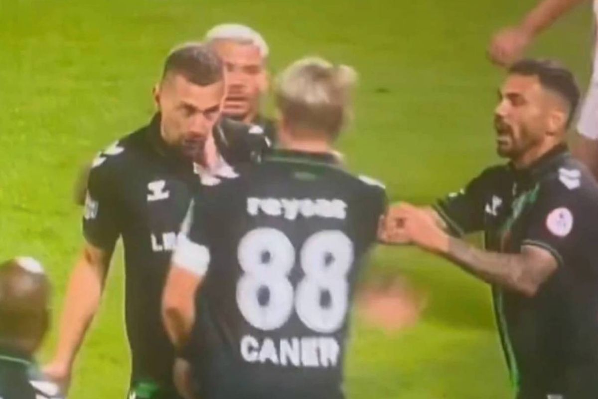 sakaryaspordan caner erkin ve burak altiparmak ile ilgili yeni karar 0 7H446ypk