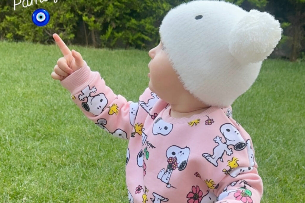 taze anne yildiz cagri atiksoydan kizi mira milena ile yeni kare MBV2WFy3