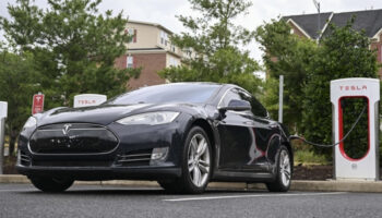 teslanin otomobil teslimatlari ucuncu ceyrekte artti pWPV24Lr