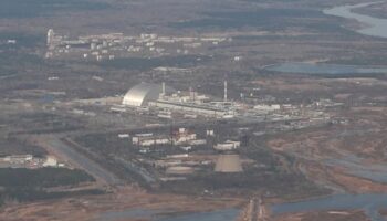 ukrayna kiev bolgesine saldiri sonucu cernobil nukleer santralinde elektrik kesintisi olustu mW1F2dZa