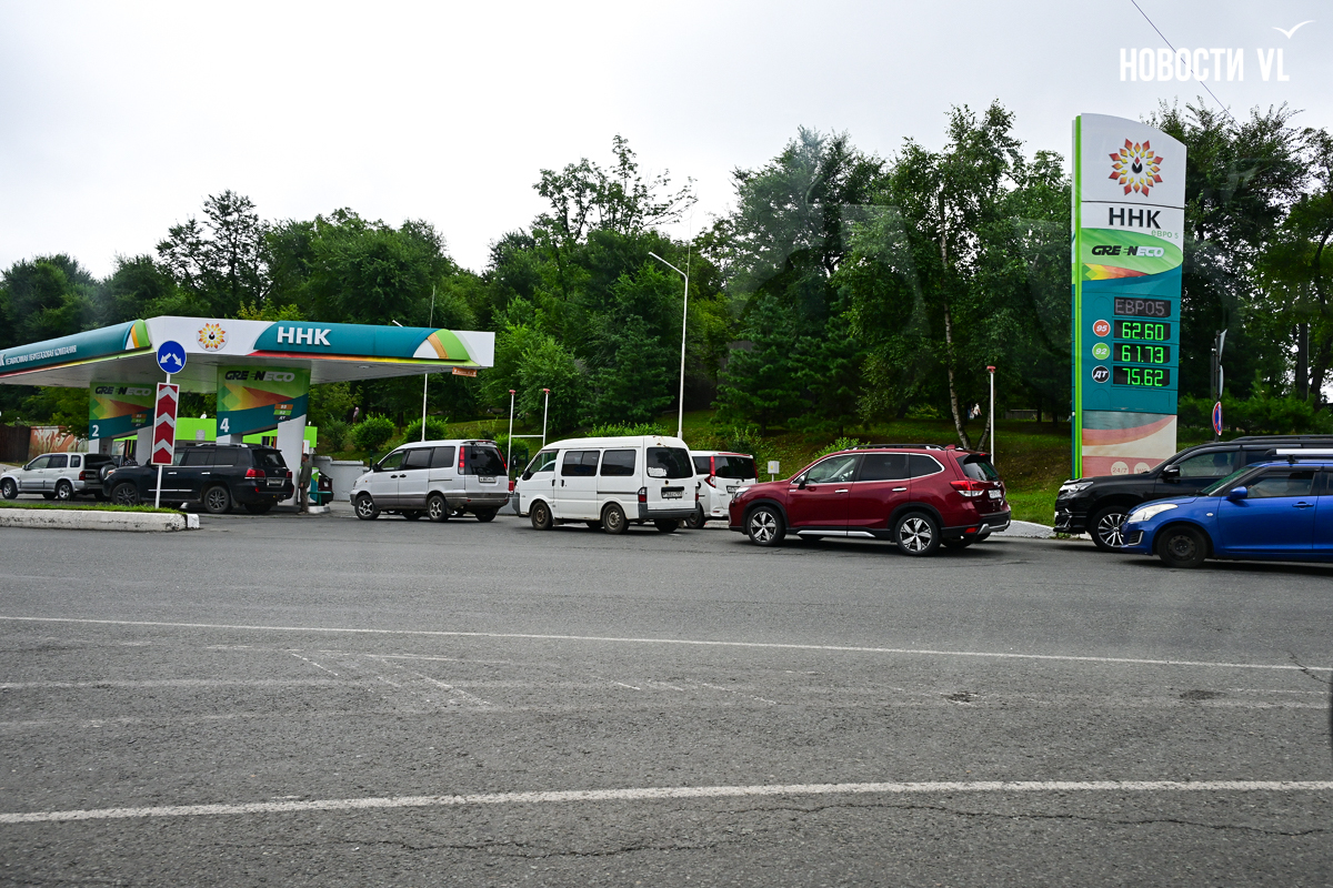 ukraynanin petrol rafinerilerine saldirilari nedeniyle yakit krizi yasayan rusya benzin ithal edecek 2 9COrhs4A
