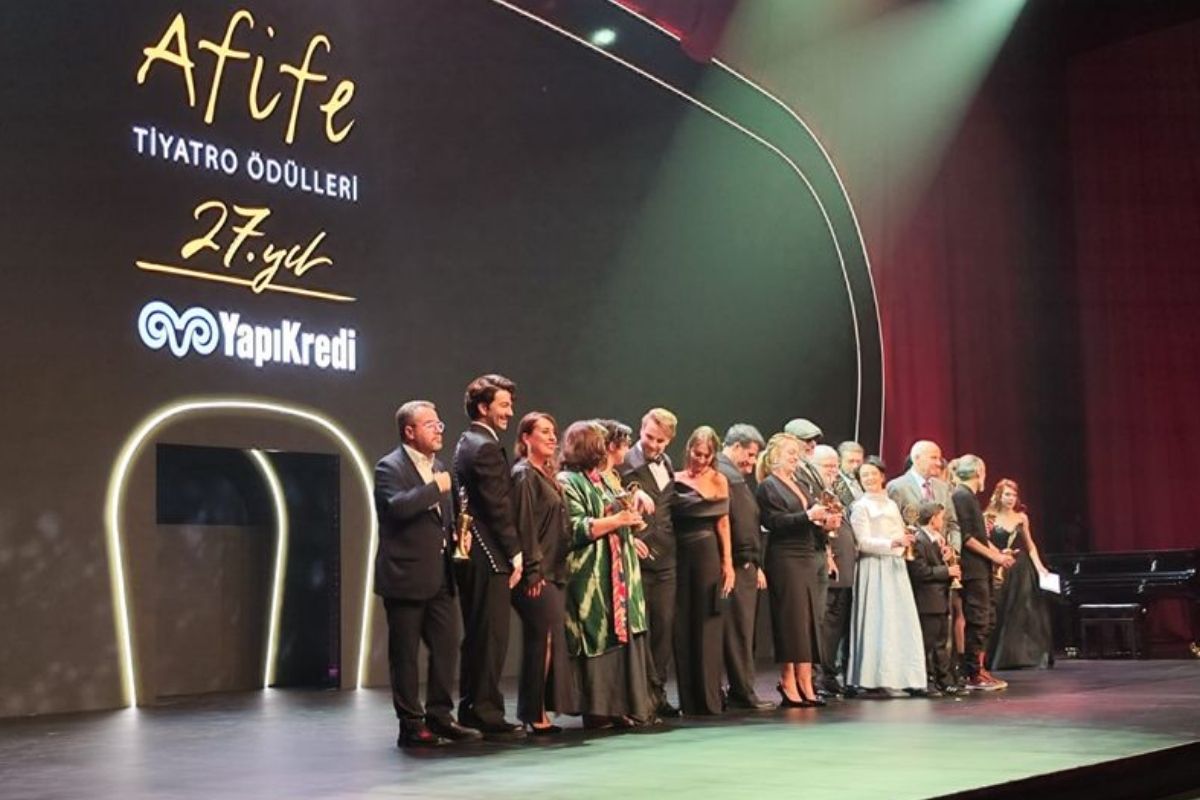 yapi kredi afife tiyatro odulleri sahiplerini buldu medea material 5 dalda odul aldi 0 83DpHlBY
