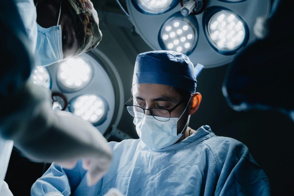 17 yasindaki genc diz ameliyatindan sonra ana dilini unuttu ECuDqYeY