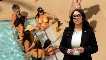 abd calisma bakani chavez deremerin astiyla yasak ask yasadigi ileri suruldu hakkinda sorusturma baslatildi JzH6a4iE