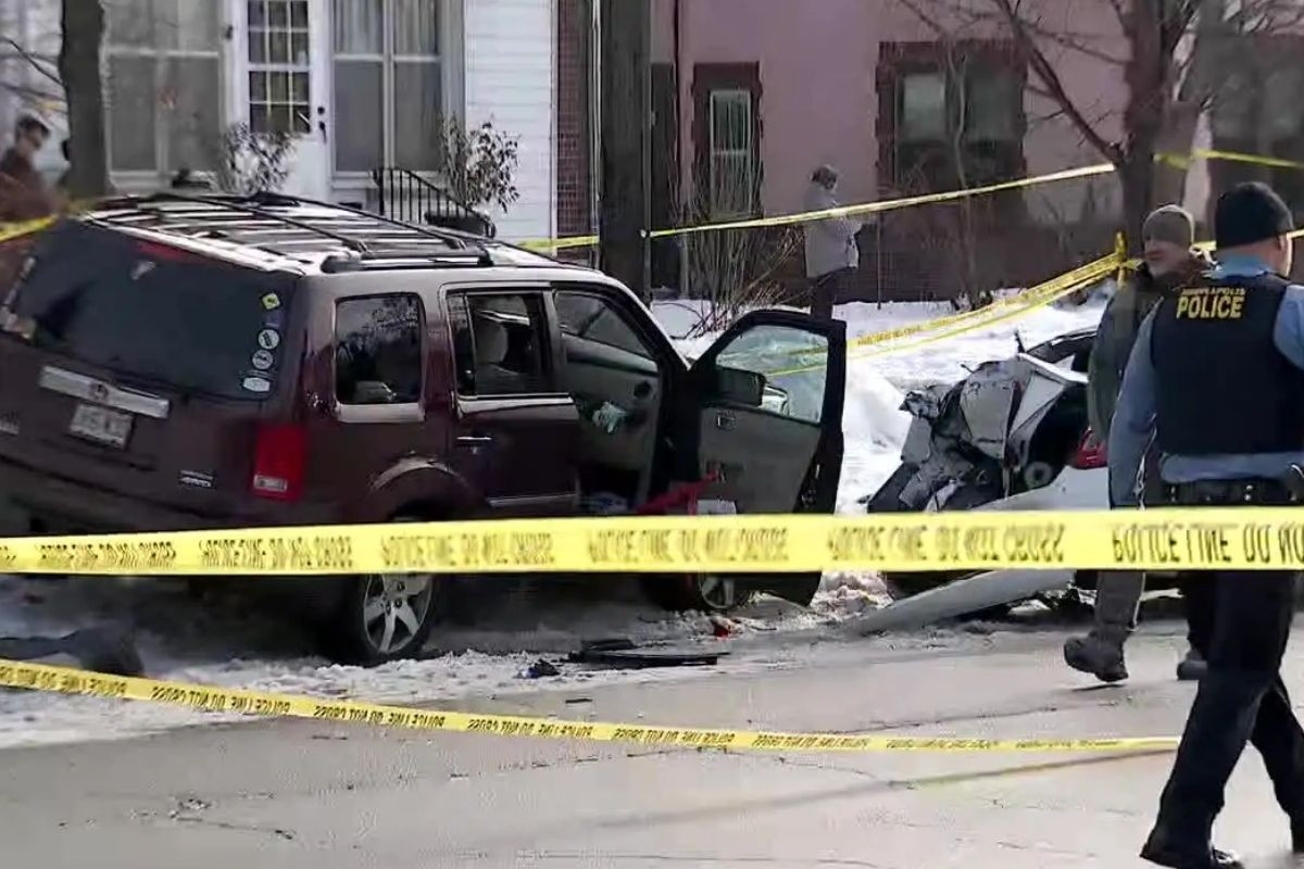 ABD'de göçmenlik operasyonu sırasında ICE ajanı, bir kadını otomobilde vurarak öldürdü 1 abdde gocmenlik operasyonu sirasinda ice ajani bir kadini otomobilde vurarak oldurdu 0 QgdrNS3F