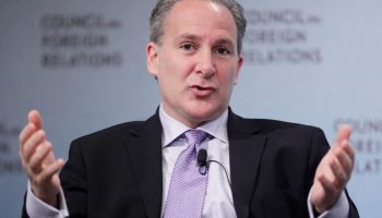 amerikali ekonomist peter schifften 2008 mali krizini okul piknigi gibi gosterecek kriz kapida uyarisi beJBhCqe