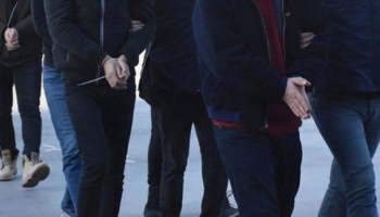 ankarada karsiliksiz ceklerle dolandiricilik yapan 14 supheli yakalandi JyDlZpEV