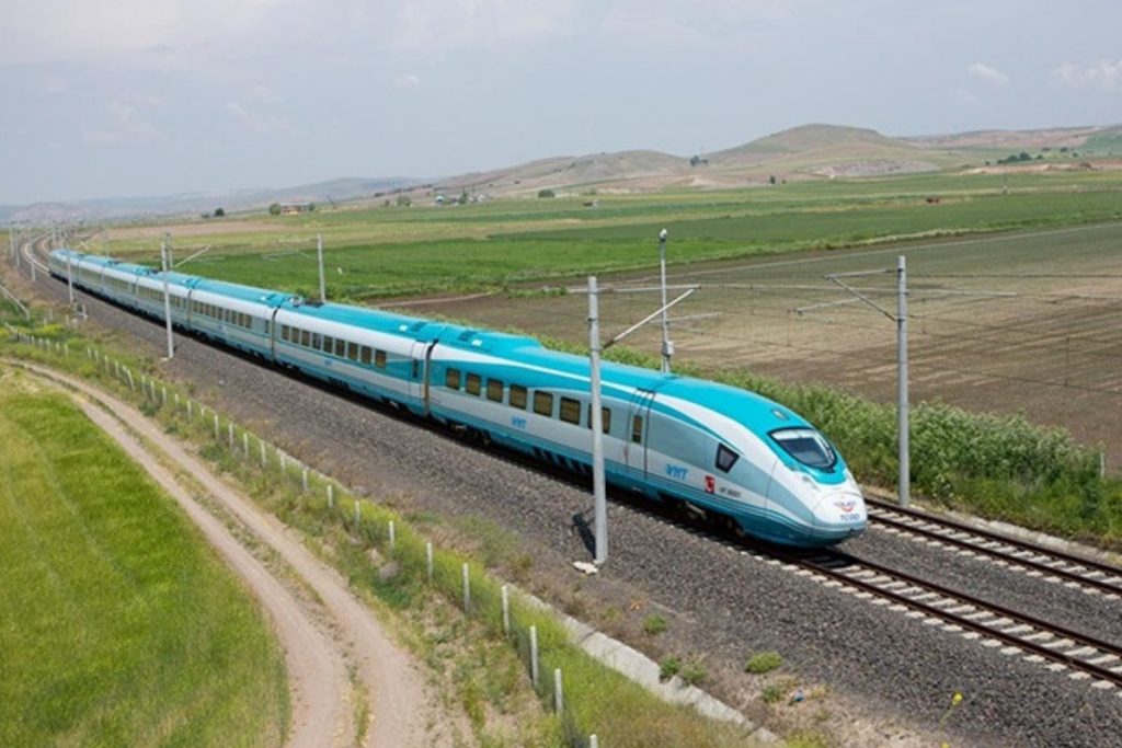 ankaradan samsuna uzanan hizli tren hatti karadeniz ile akdeniz arasinda yeni koridor acacak ObxXy78P