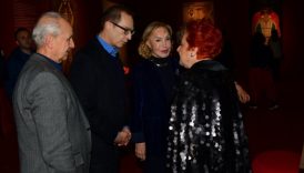 anne ve ogulun sanat turu omer koc ve cigdem simavi sanatci semiha berksoyun sergisinde 6RnTC4zK