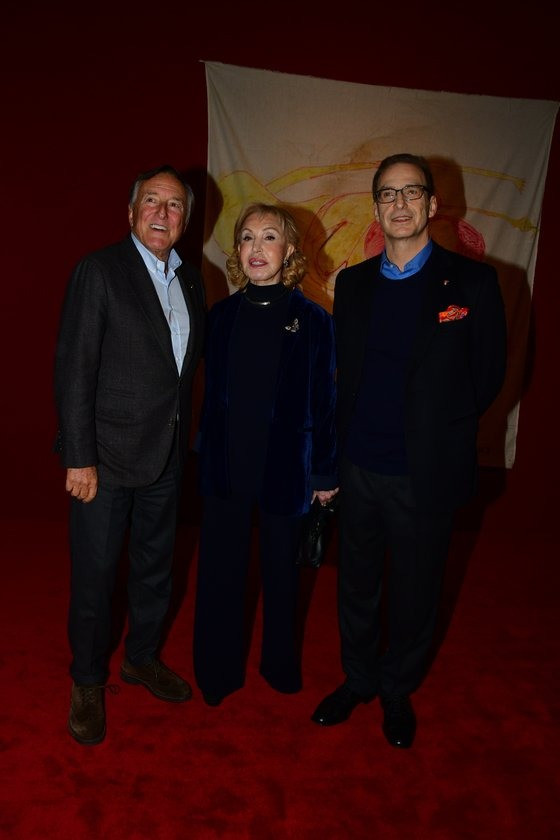 anne ve ogulun sanat turu omer koc ve cigdem simavi sanatci semiha berksoyun sergisinde Sgfb4bjU