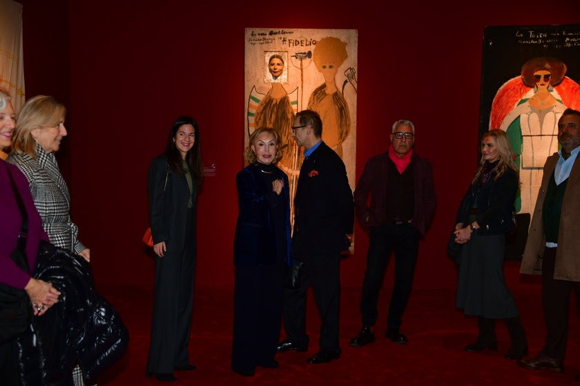 anne ve ogulun sanat turu omer koc ve cigdem simavi sanatci semiha berksoyun sergisinde qBuQVSuL