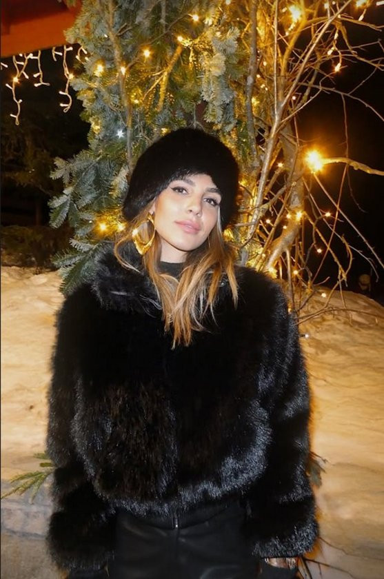 aslisah alkoclar kaan demirag cifti dostlariyla birlikte courchevelde kayak tatilinde 0 gMQYfrVj