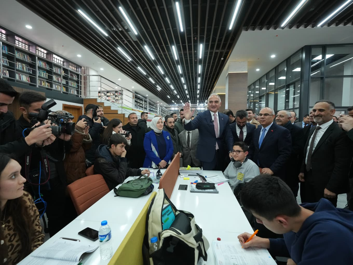 bakan ersoy son 8 yilda 221 yeni kutuphanenin hizmete acildigini duyurdu 6 Yf4LJyfJ