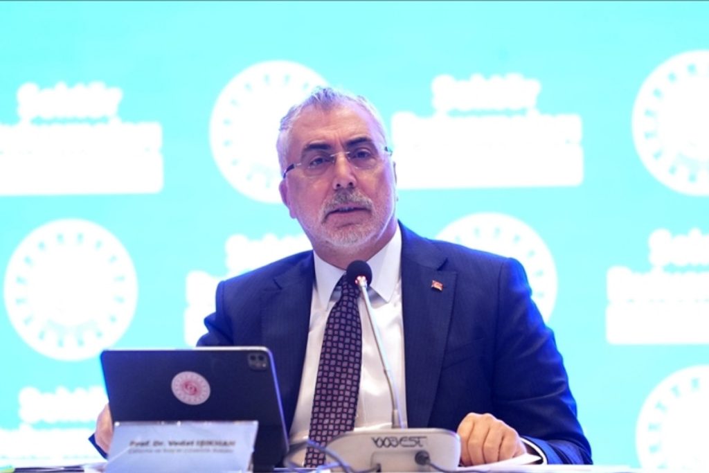 bakan isikhan kayit disi istihdamla mucadele ev iscileri calistayinda konustu eKMqktWm