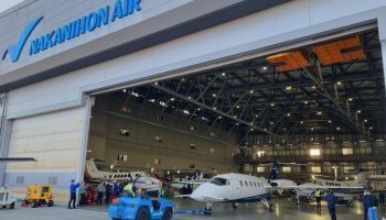 baykarin sahip oldugu piaggio aerospace japonyaya ilk p180 avanti evo ucak teslimatini yapti bVumiXDW