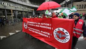 belcikada demir yolu calisanlarinin 5 gunluk grevi basladi tren seferleri aksadi CD2In9cr