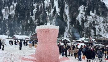 camlihemsinde 18inci kardan adam kis festivali renkli goruntulerle basladi Pn6Ji4wx