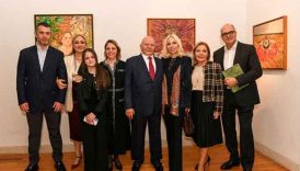 claire arkasin 14uncu kisisel sergisi isigin araligi istanbulda acildi FZBeFvre