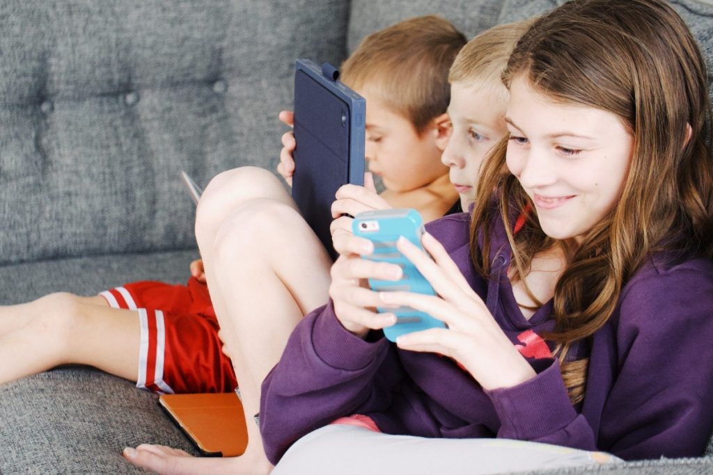 cocuklarin sosyal medya ve dijital oyun kullanimina kapsamli yasal duzenleme hazirlaniyor fcthCAsg