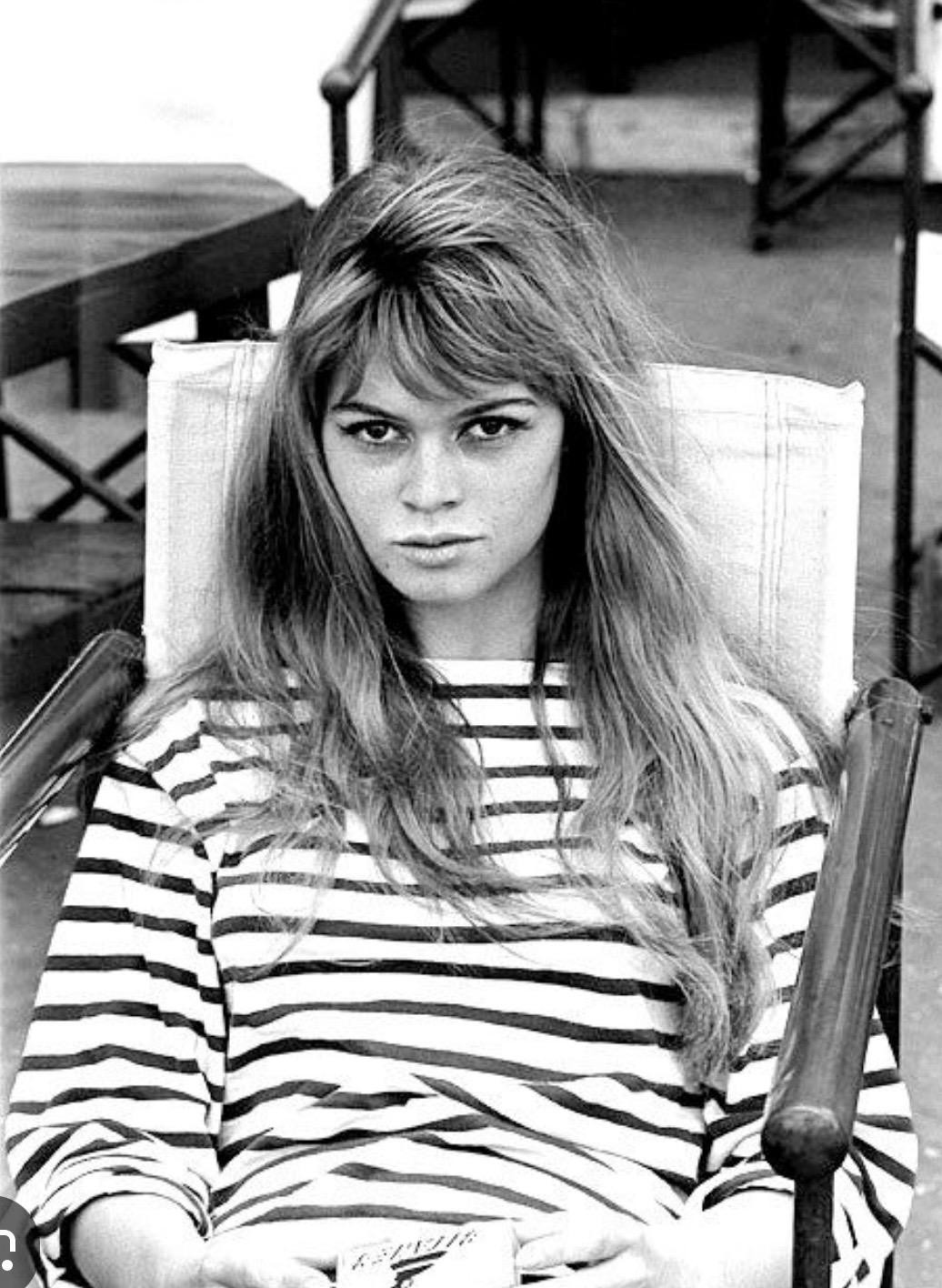 Dünya sinemasının efsane ismi Brigitte Bardot son yolculuğuna hasır bir tabutta uğurlandı, tabutun sırrını Ertuğrul Özkök yazdı 3 dunya sinemasinin efsane ismi brigitte bardot son yolculuguna hasir bir tabutta ugurlandi tabutun sirrini sUdNilje