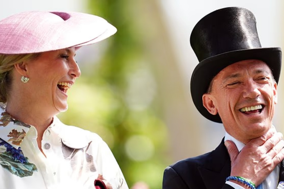 Dünyanın en ünlü ve en çok para kazanan jokeylerinden olan Frankie Dettori, iflasının ardından alacaklılarına borçlarını ödeyemiyor 1 dunyanin en unlu ve en cok para kazanan jokeylerinden olan frankie dettori iflasinin ardindan ujkuEN8d