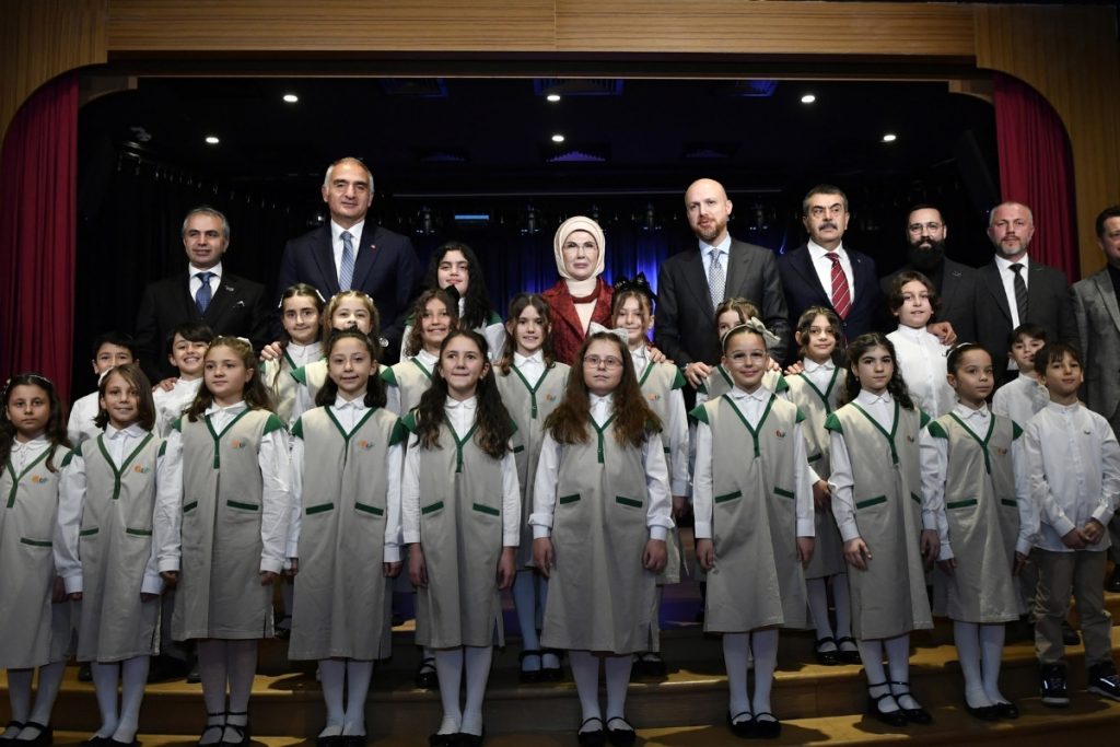 emine erdogan palet turk muzigi ilkokulunu ziyaretinde konustu uFq749u6