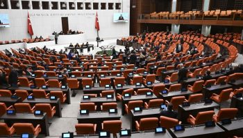 en dusuk emekli ayligini artiran kanun teklifi tbmm komisyonunda 74UzCHAX