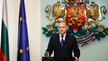 euro gecisi bulgar hukumetine yaramadi cumhurbaskani rumen radev istifa karari aldigini acikladi i3iI1HvD