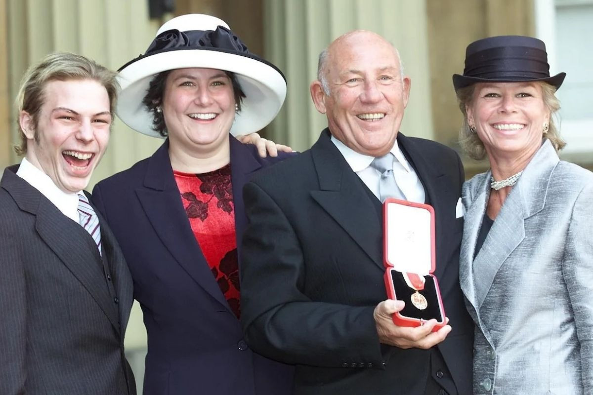 formula 1 efsanesi sir stirling mossun cocuklari pilotun kaski ve 27 milyon dolarlik miras