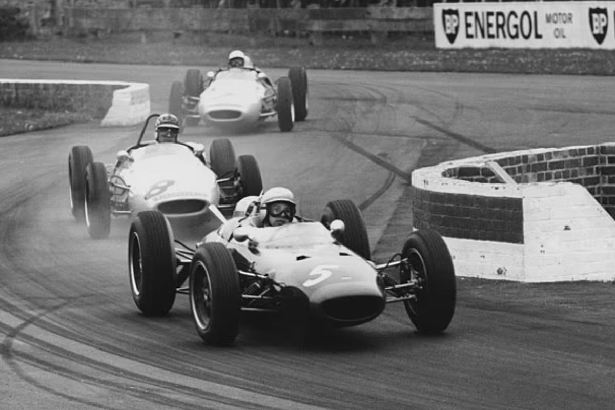 formula 1 efsanesi sir stirling mossun cocuklari pilotun kaski ve 27 milyon dolarlik miras ksaTtdFr