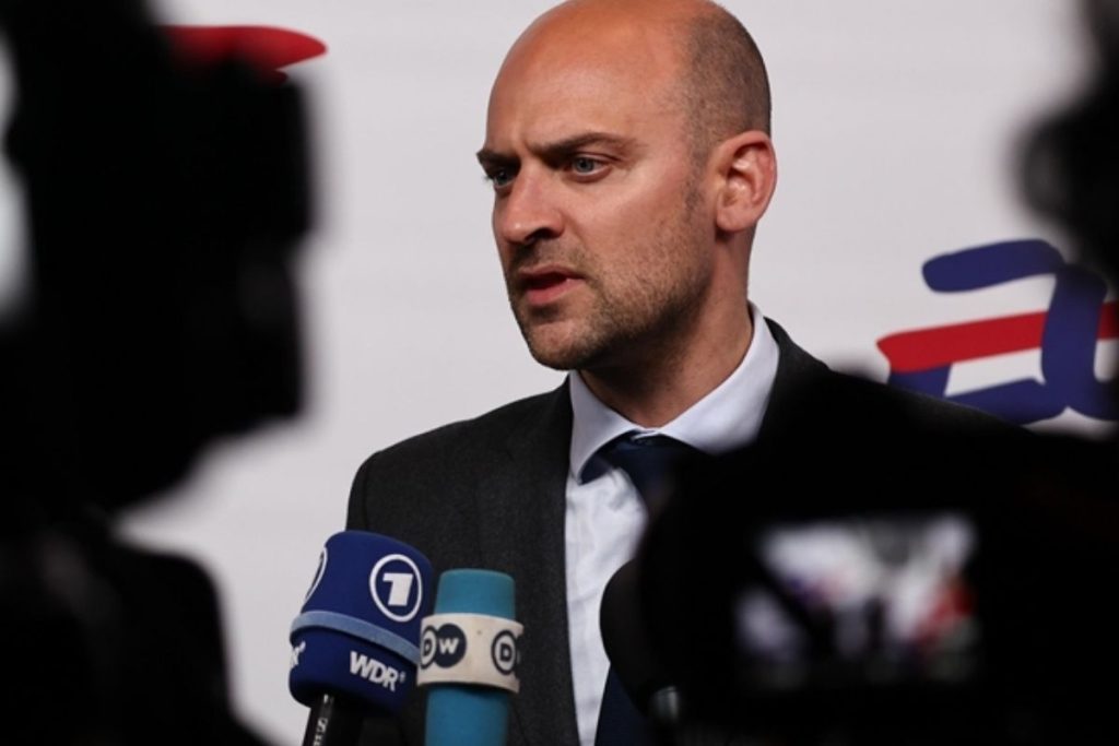 fransa hukumetinden sirbistanin abye katilim surecine destek yCVAN79F