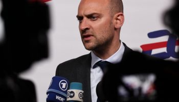 fransa hukumetinden sirbistanin abye katilim surecine destek yCVAN79F